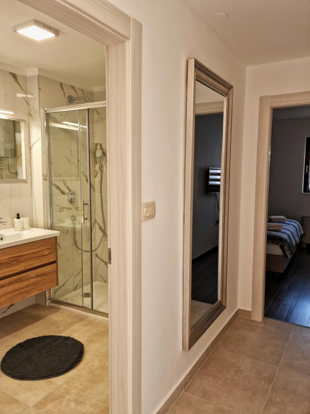 Apartmani Nika 1 Rijeka Exteriör bild